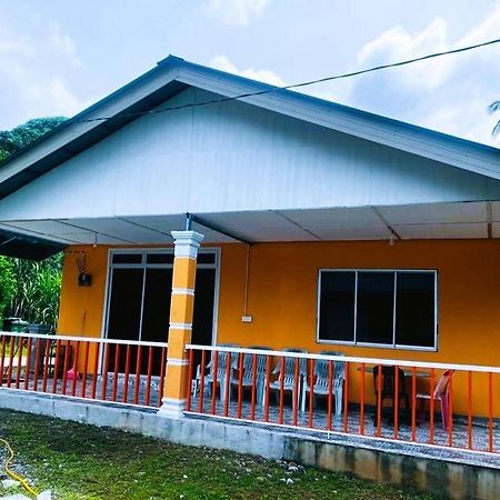 Mukut Coral Chalet Kampong Mukut Exteriér fotografie